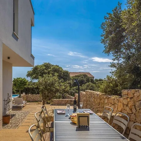 Villa Beautiful Terakota