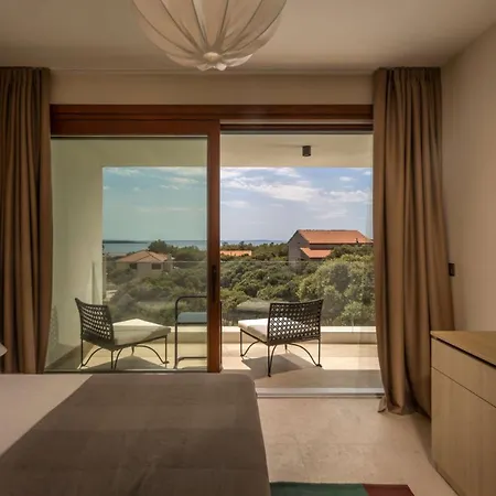Beautiful Terakota Villa Mandre