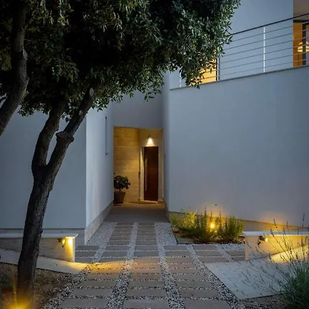 Villa Beautiful Terakota