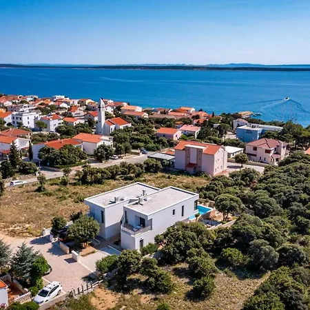 Villa Beautiful Terakota Mandre